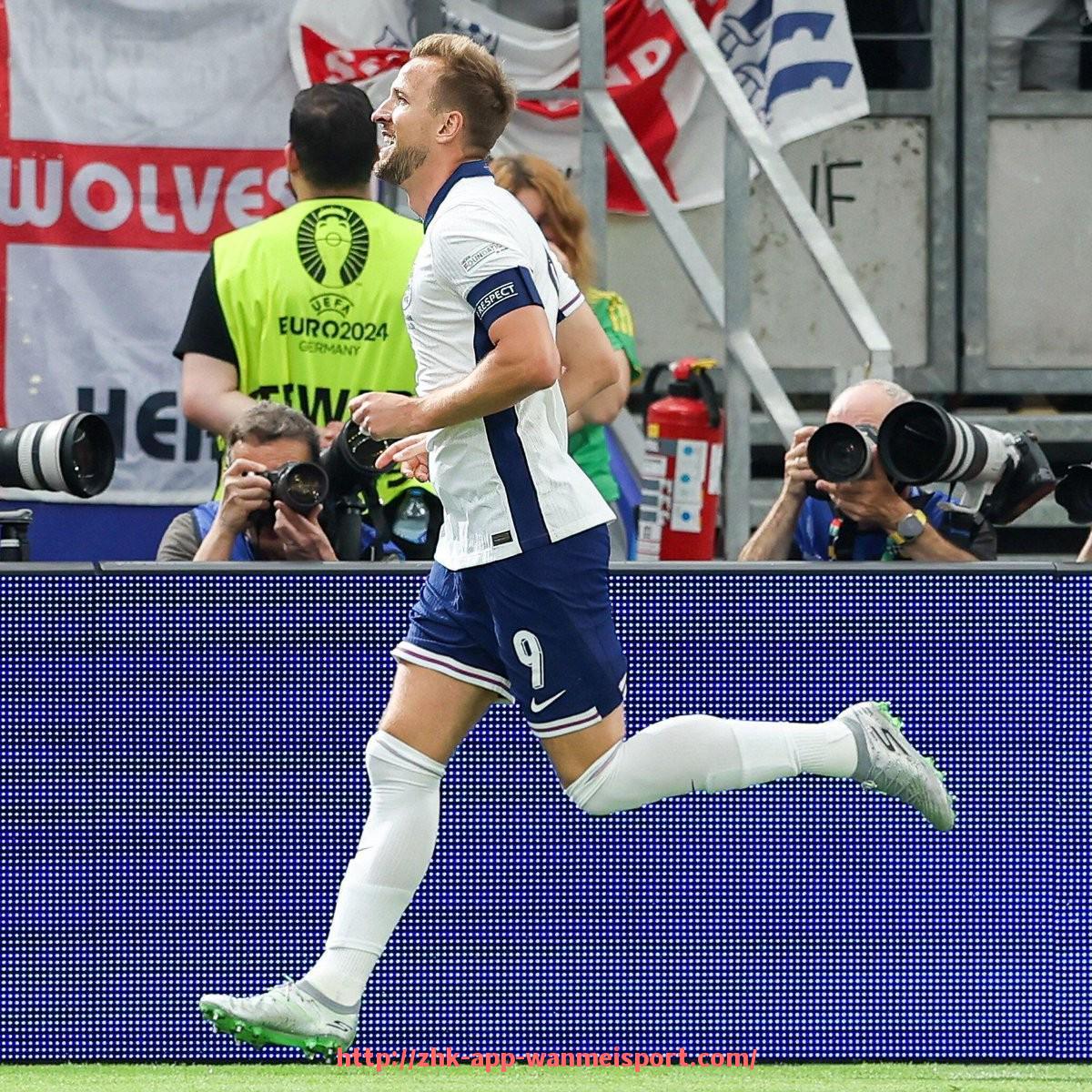 完美体育官方入口-英超联赛现行的上场球员数量与替补换人规则