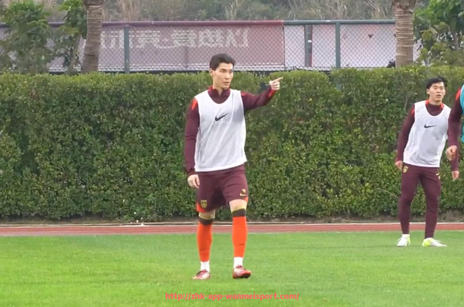 完美体育官方入口-法甲赛季最佳球场评选及设施标准分析